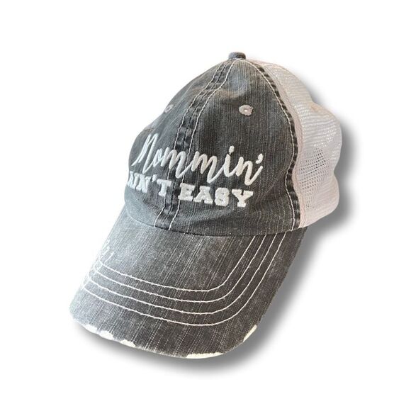 “Mommin’ Ain’t Easy” Embroidered Gray Trucker Cap • OSFM - Picture 5 of 10